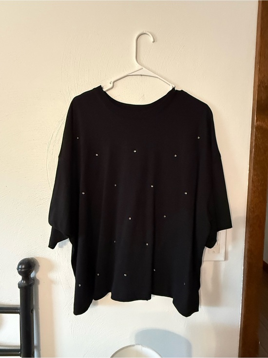 Old Navy Tops - Old Navy Black Short-Sleeve Jewel Embellished Tee